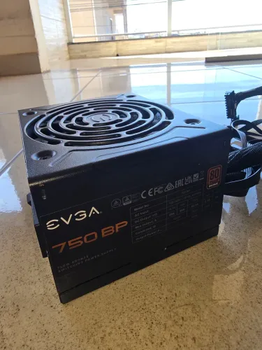 Fonte EVGA, 750w, 80 Plus bronze, semi modular, pfc ativo