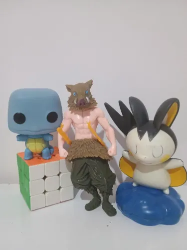 Conjunto de Desapego:4 itens (Squirtle + Empolga + Cubo + Inosuke)