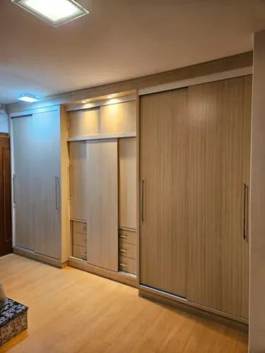 Roupeiro guarda-roupas planejado 100% MDF