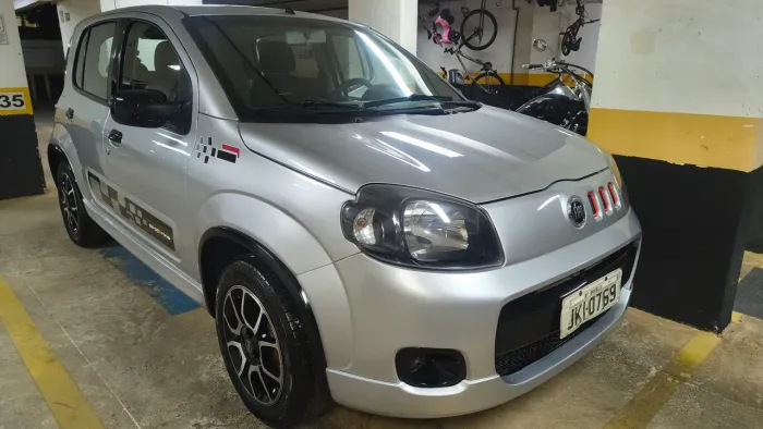 Fiat Uno Sporting 1.4 EVO Fire Flex 8V 4P 2013