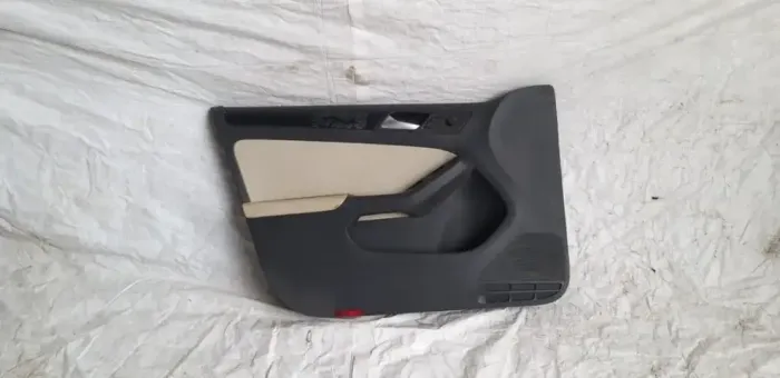 Forro Da Porta Dianteira Esquerda Vw Jetta 2014/2019 (Usado)
