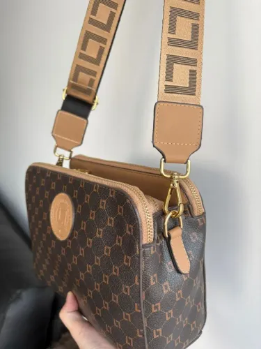 Bolsa Luz Da Lua Bella Tiracolo Média Couro Monograma Mocca