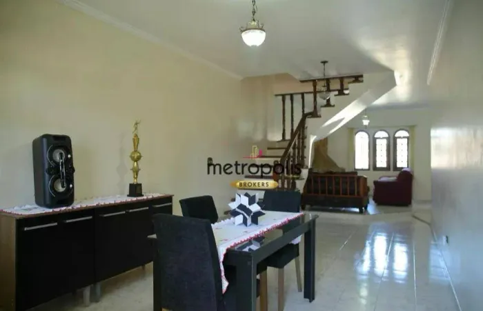 Sobrado com 4 dormitórios à venda, 241 m² por R$ 750.000,00 - Dos Casa - São Bernardo do C