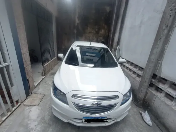 Chevrolet Onix Hatch LT 1.0 8V Flex Power Mec. 4P 2015