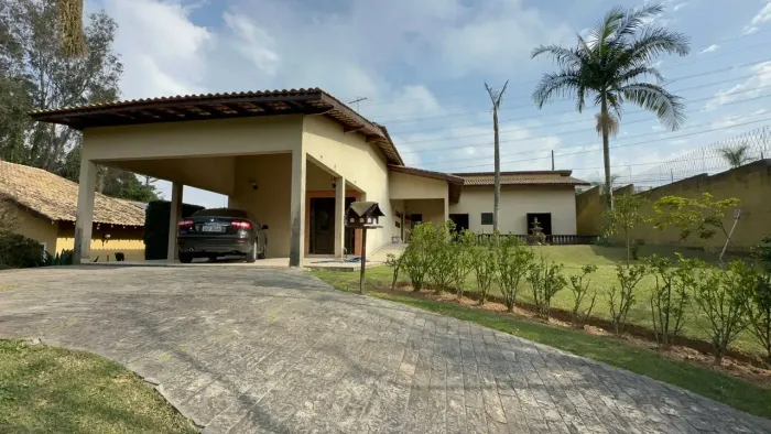 Casa à venda Cond. Nova Higienópolis na Granja Viana