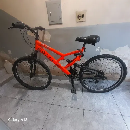 Vendo bike Colli com amortecedor central , Câmbio shimano , em ótimo estado, 400,00