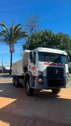 Constellation 31-320 com serviço é ótimo faturamento.
