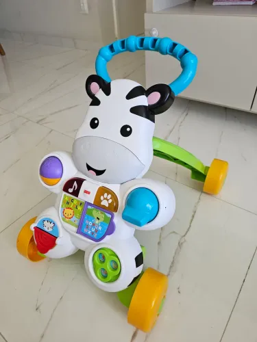 Andador zebra Fisher Price com luzes e som para bebês