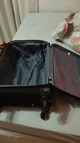 Vende-se uma mala semir nova coquer coisa chamar no zap *68