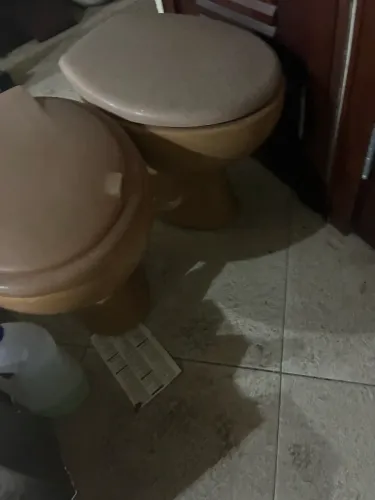 2 privadas antigas