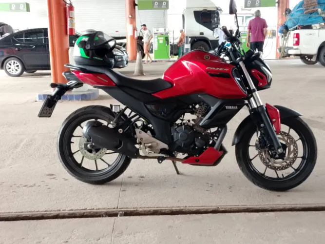 Vendo essa linda moto fz15 