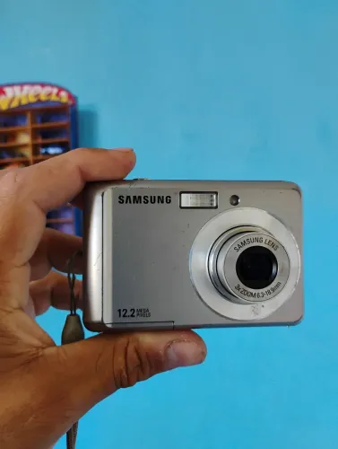 Camera digital Samsung 12.2 mp es17 leia a descrição do anúncio