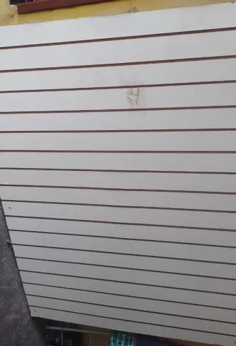 Vendo 4 painel caneletado 165 de altura 120 de largura preço de desapego