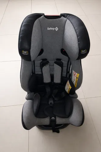 Cadeirinha Safety 1st Multifix Grey Urban ? usada, em bom estado