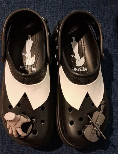 Crocs Stomp Wandinha 39