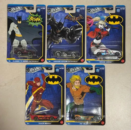 Set Hot Wheels Silver Series Batman DC 2025 11a15