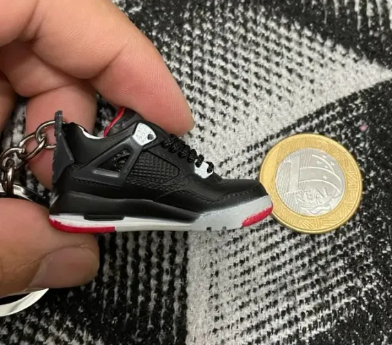 Chaveiro 3D Sneaker Air Jordan 4 Bred