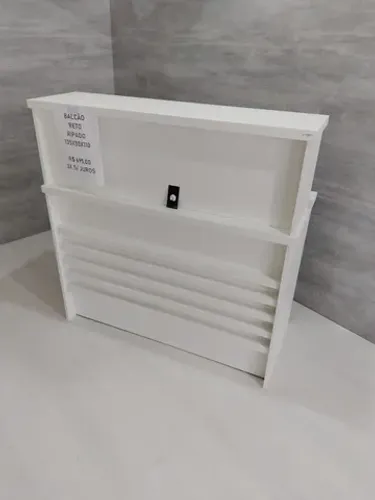 Balcão reto ripado branco 
