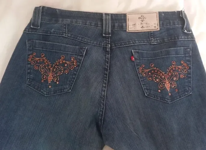 Calça jeans tamanho 44 usada.