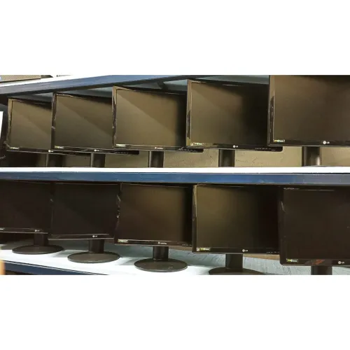 10 Monitores 19" Polegadas Widescreen com Base Giratória e Regulagem de Altura