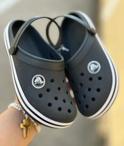 Chinelos Crocs  diversas cores 