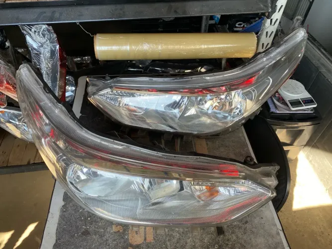 Par Farol Toyota Yaris Cromado 2018 A 2021 Original