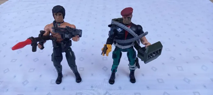 Boneco Gripper Anos 80 - Glasslite (Inimigo do Rambo)
