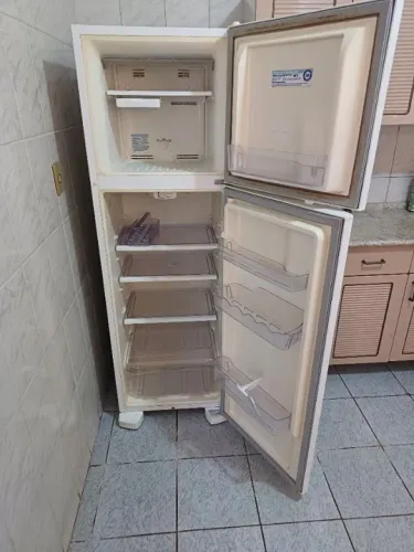 Geladeira Refrigerador Duplex Electrolux Branco 300L Frost Free 127V