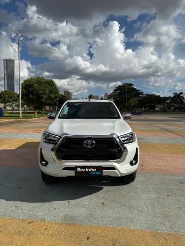 Toyota Hilux CD SRX 4X4 2.8 TDI 16V Diesel Aut. 2025