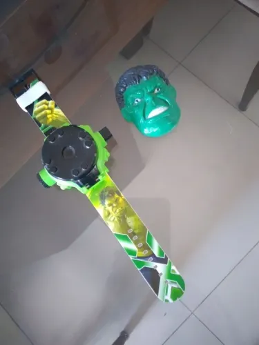 Relógio do Hulk com Luz - Brinquedo Infantil