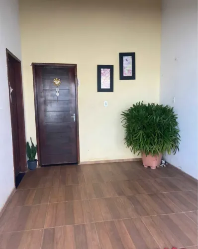 Essa casa está a venda na terra firme com 3/4 e quintal