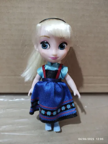 Boneca Elsa Frozen - Coleção animators Miniatura