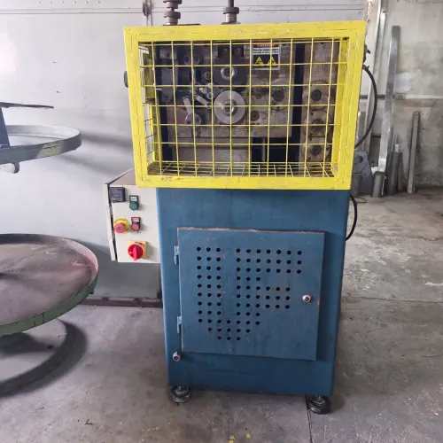 Maquina de fabricar aneis e molas Tipo Benete