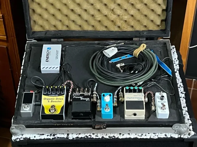 Pedalboard Completo com Pedais de Efeito