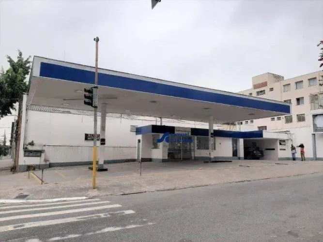 Terreno de esquina 348 m2 antigo posto de gasolina