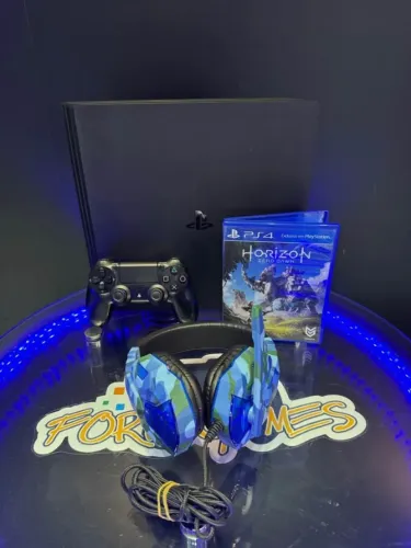 PlayStation 4 Pro Com Fone Gamer mais 1 jogo grátis