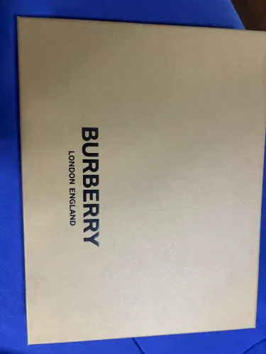 Caixa Burberry 32x25cm