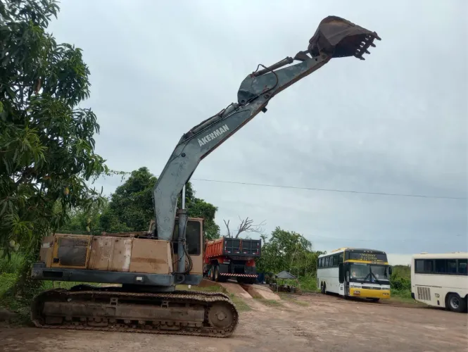Escavadeira volvo arkman EC 300
