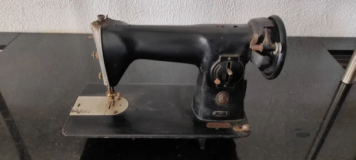 Máquina de costura antiga