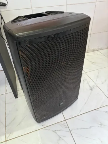 CAIXA ATIVA JBL EON 615