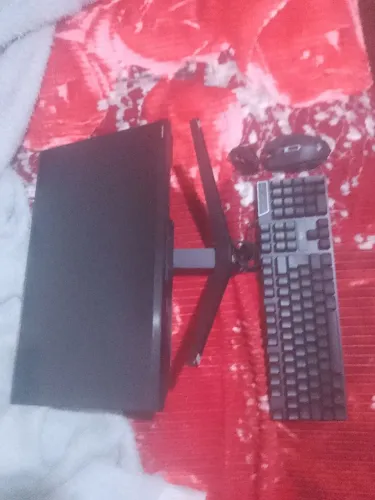 Monitor, teclado e mouse gamer