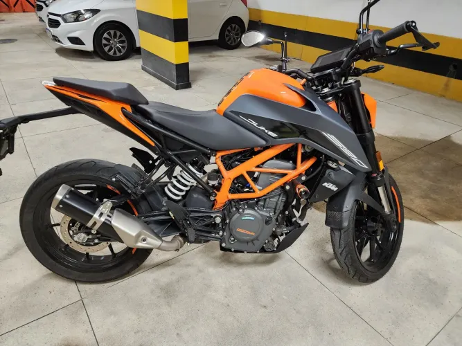 KTM Duke 390, único dono, IPVA 2026, extremamente conservada!!