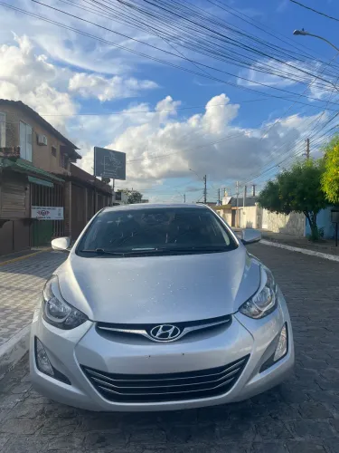 Hyundai Elantra GLS 2.0 16V Flex Aut. 2015