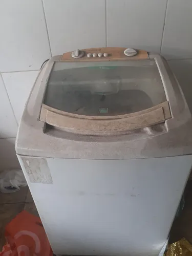 Máquina de lavar estragada