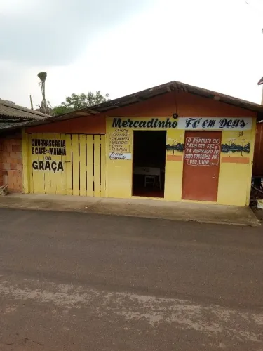 Casa com Ponto Comercial Novo Airão.