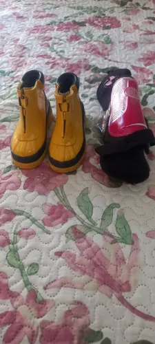 Sapato e caneleira infantil 30 reais