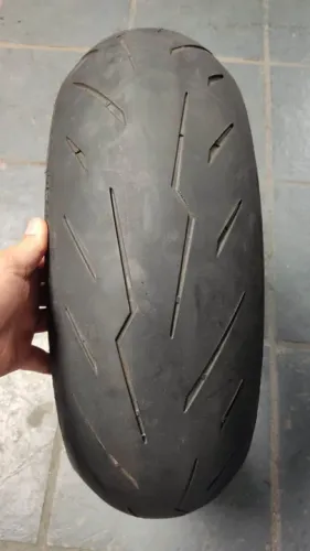 Pneu usado Pirelli Diablo Rosso 4 180/55-17