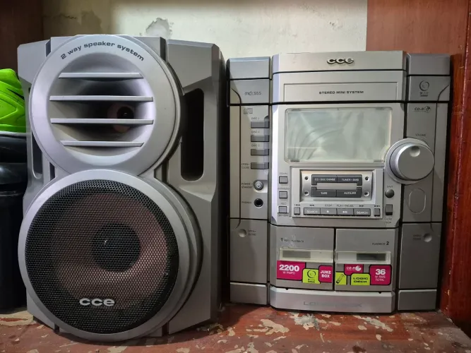 Som CCE MD-555 + Aparelhos DVDs com controles 