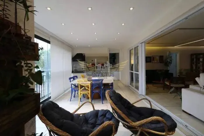 Apartamento com 3 Suítes no Condomínio Royale Prestige para Comprar, 201m² - Vila Gilda, S
