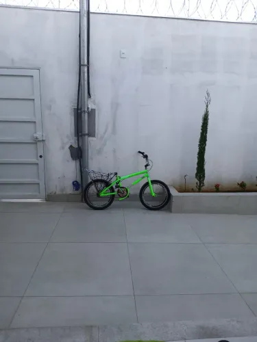 Bicicleta montadinha aro 20